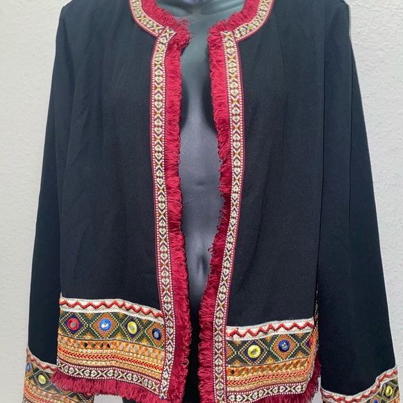 Stylish black and printed Jacket - Picture 1 of 4